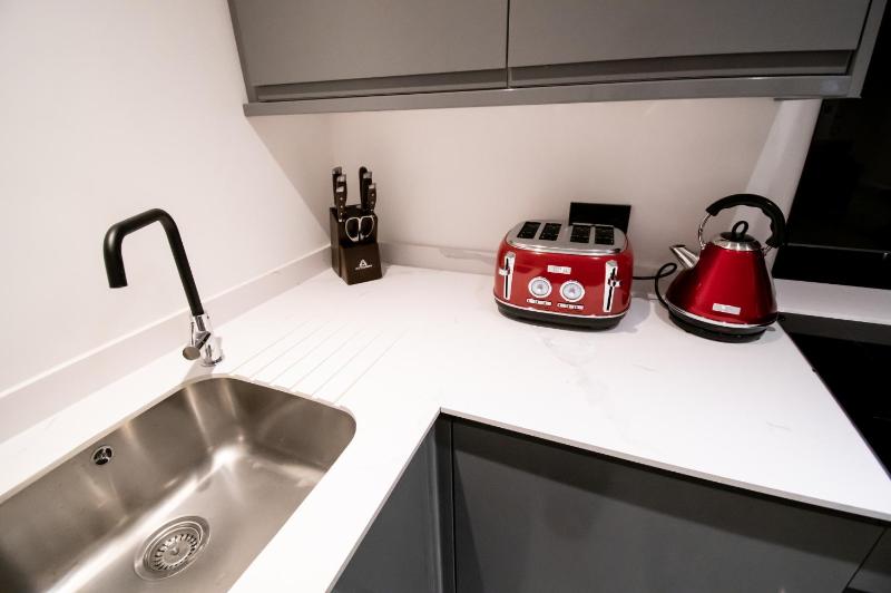 Winter Garden Suites by Sasco Apartments - image 3