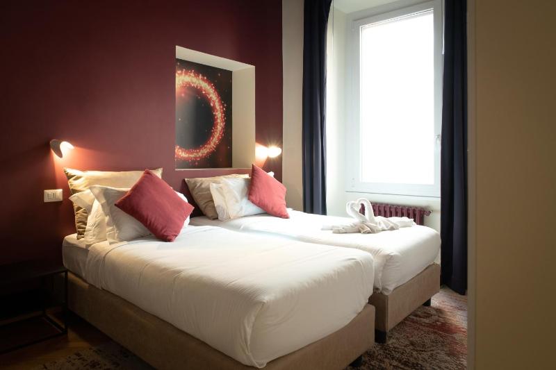 Double or Twin Room with Private Bathroom image 3