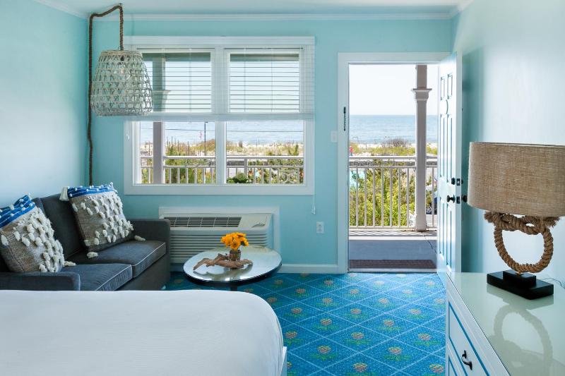 Standard Family Room image 1