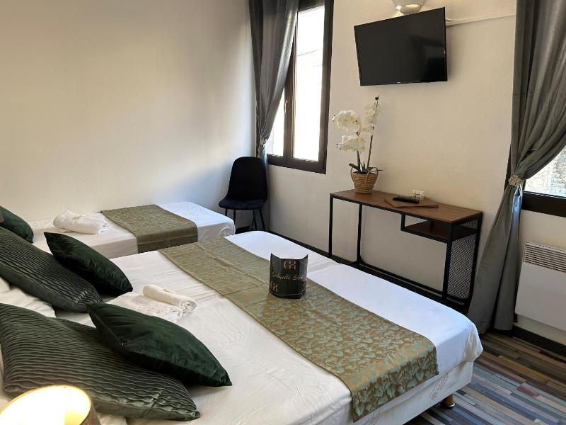 Comfort Triple Room image 3