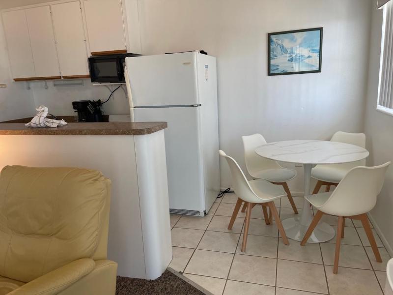 One-Bedroom Apartment with Pool View image 3