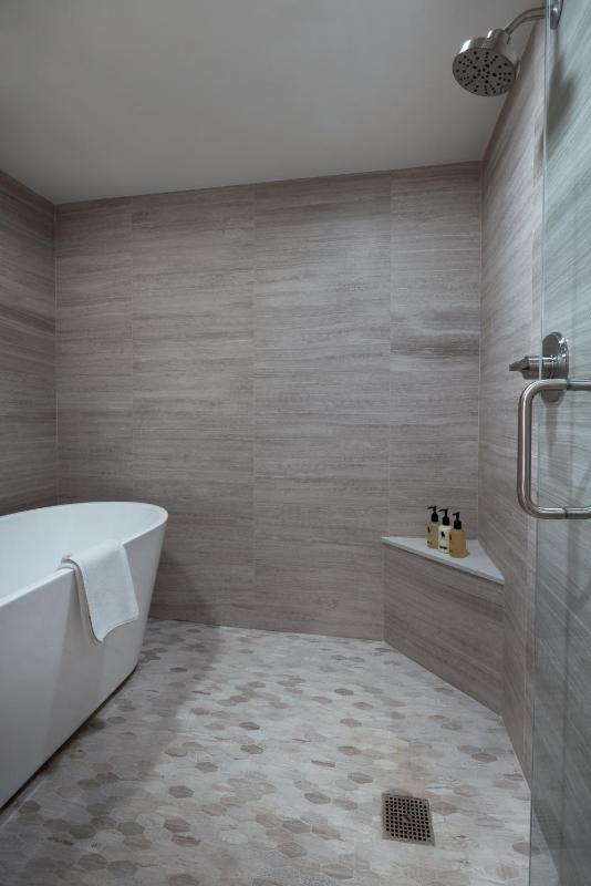 Two-Bedroom Slope-side Condo image 4