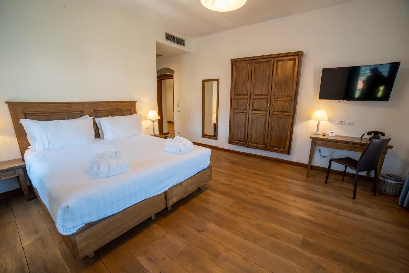 Triple Room image 2