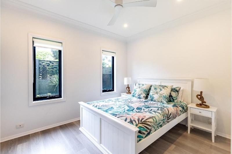 Beach Haven 3a Messines Street 4 Minute walk to the beach Wifi Air Con - image 48