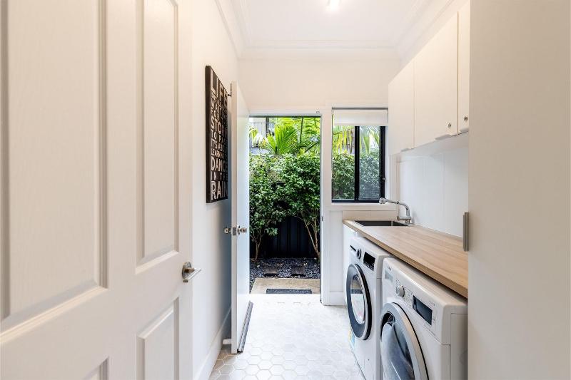 Beach Haven 3a Messines Street 4 Minute walk to the beach Wifi Air Con - image 49