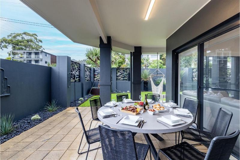 Beach Haven 3a Messines Street 4 Minute walk to the beach Wifi Air Con - image 50
