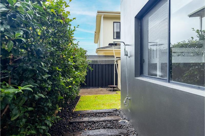 Beach Haven 3a Messines Street 4 Minute walk to the beach Wifi Air Con - image 36