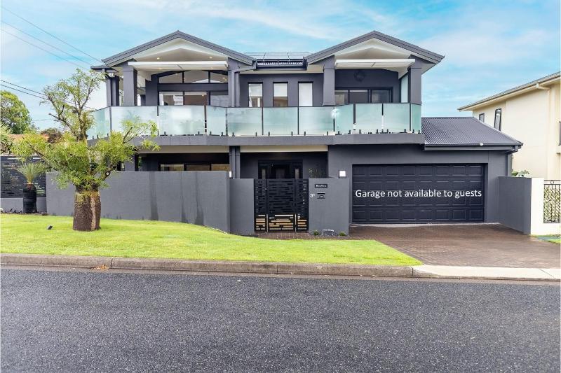Beach Haven 3a Messines Street 4 Minute walk to the beach Wifi Air Con - image 21