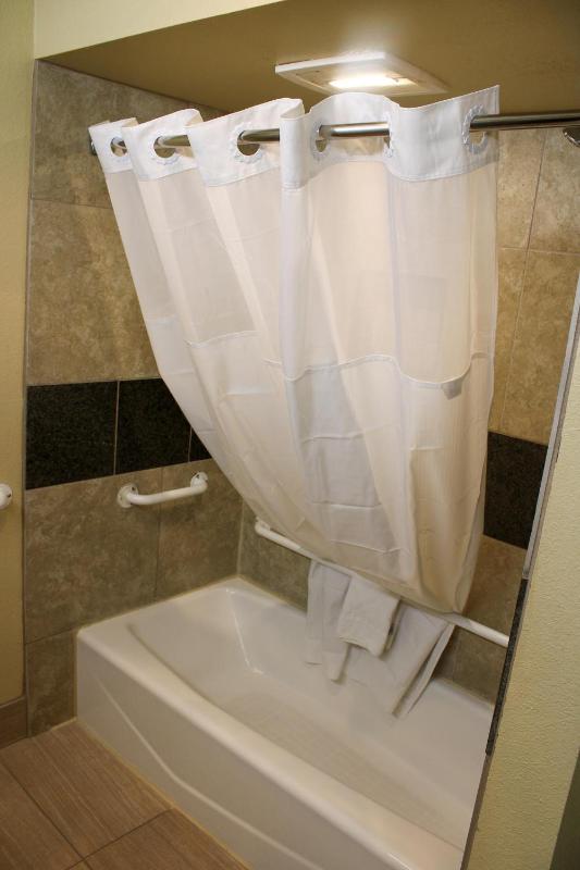 Days Inn by Wyndham Bend - image 23