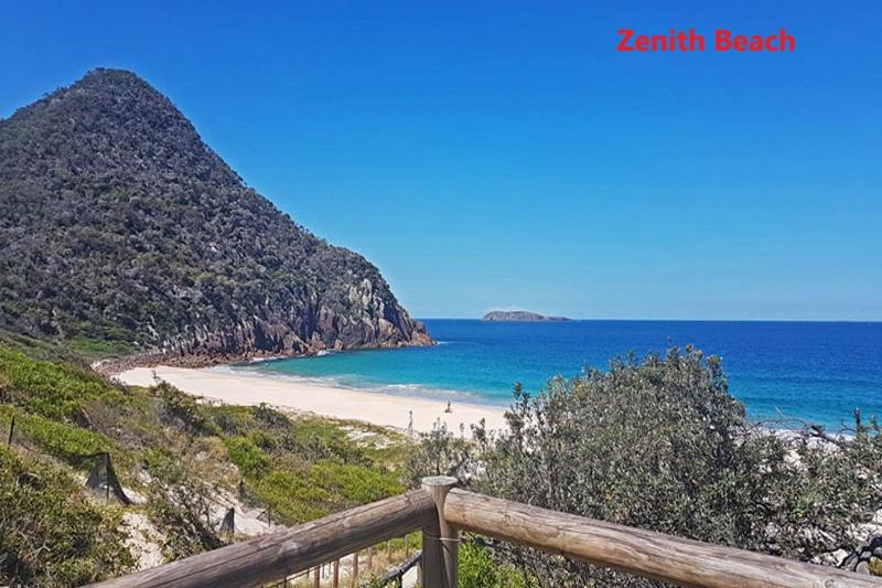 Beach Haven 3a Messines Street 4 Minute walk to the beach Wifi Air Con - image 4