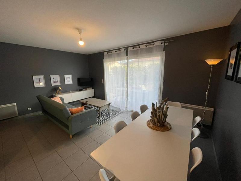 Appartement en rez-de-jardin à 100m de la plage avec terrasse et parking - image 4