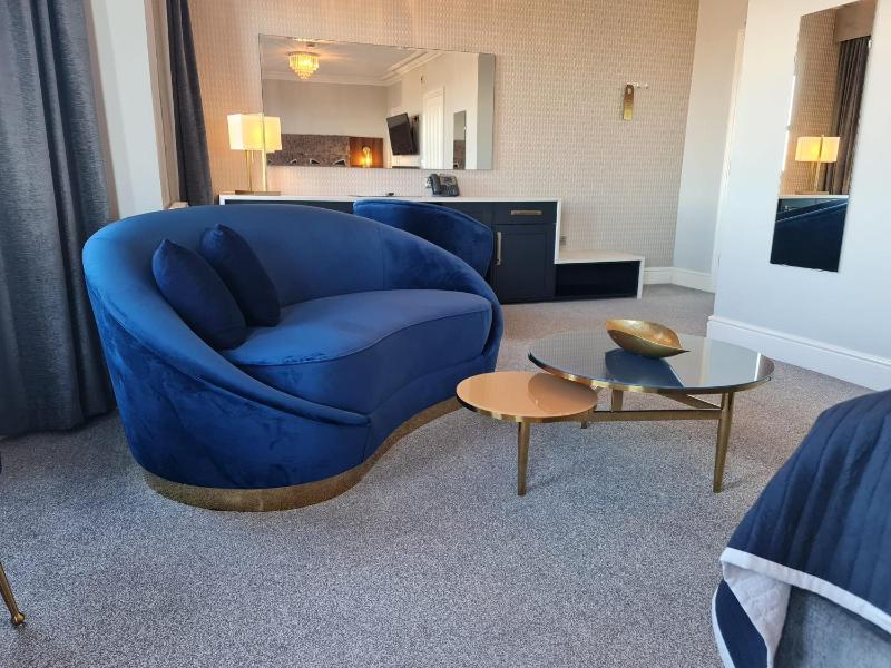 Junior Suite with Sea View image 3