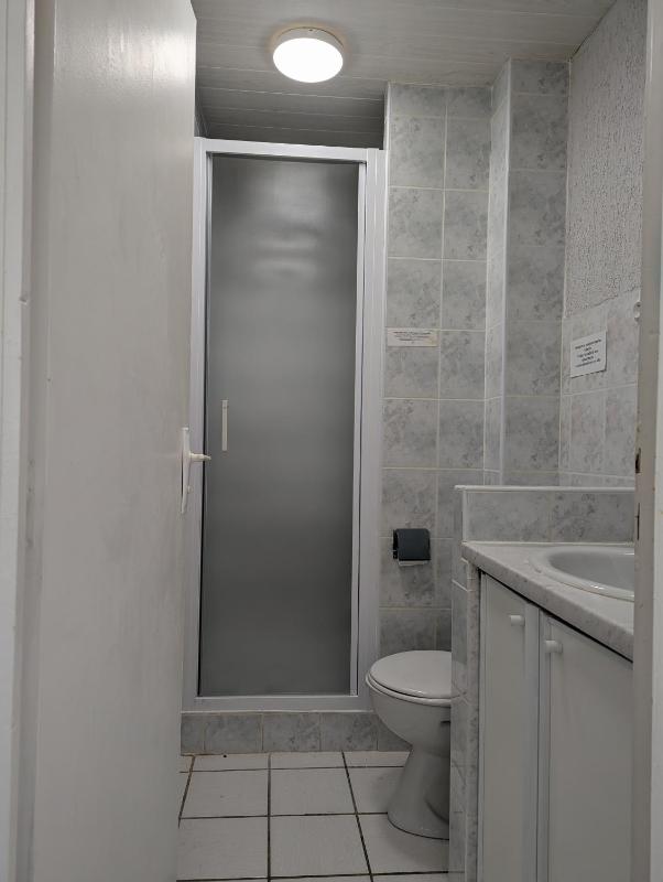 Standard Double Room image 3