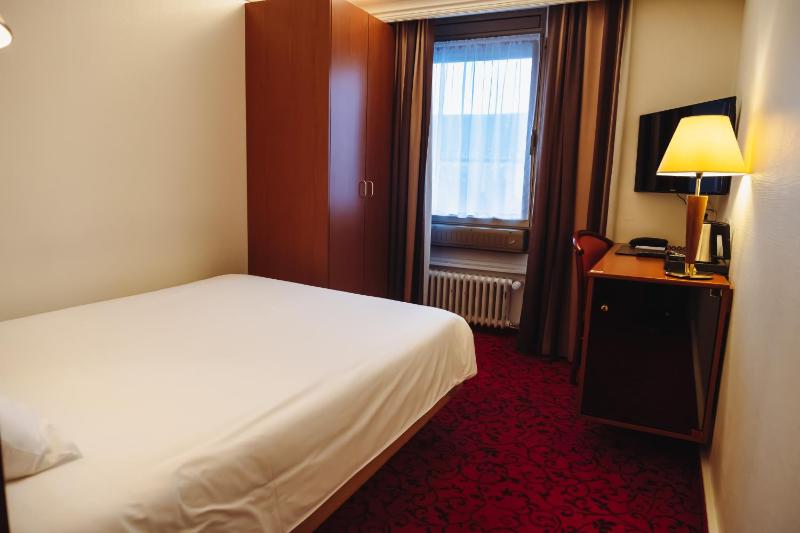 Deluxe Single Room image 4