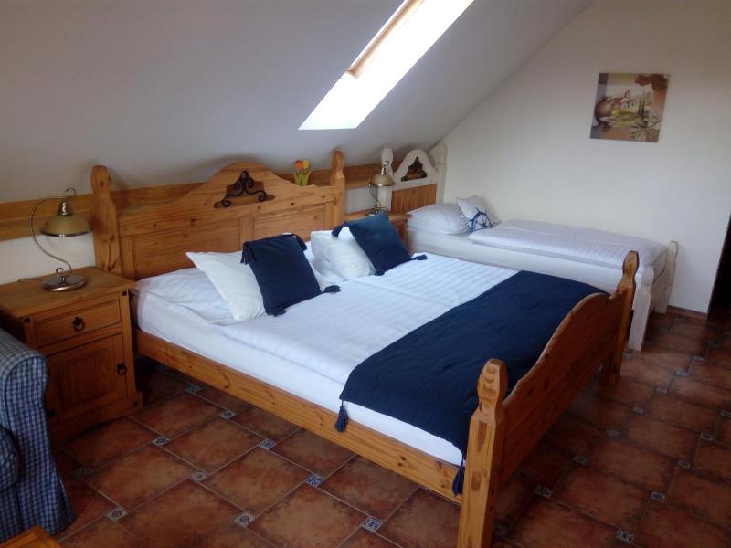 Deluxe Triple Room image 4