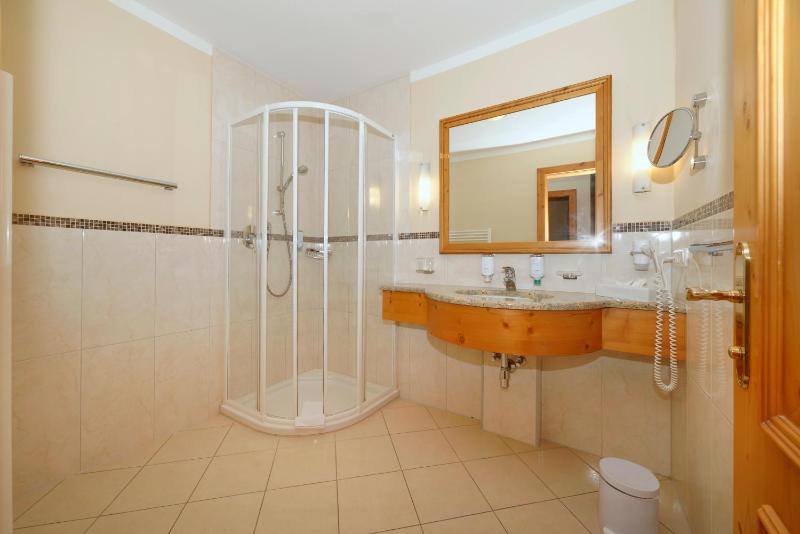 Deluxe Room image 4
