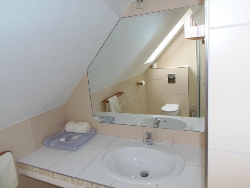 Superior King Room image 3