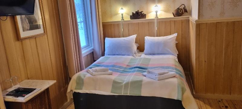 Standard Double Room image 4