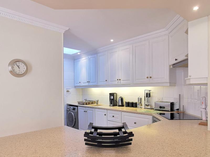 River Club 4213 - image 3