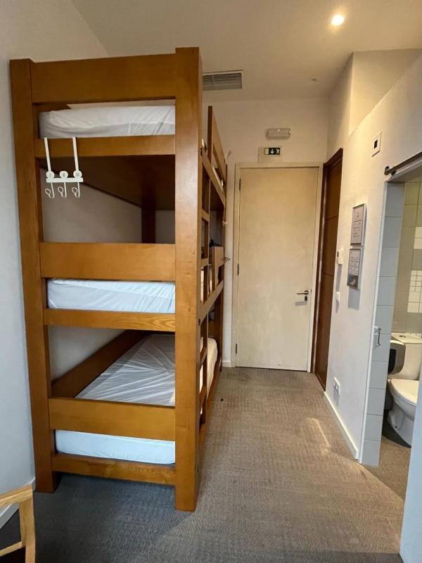 Bunk Bed in Mixed Dormitory Room image 4