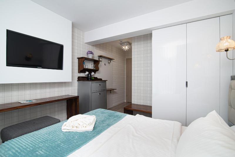 Single Room image 4
