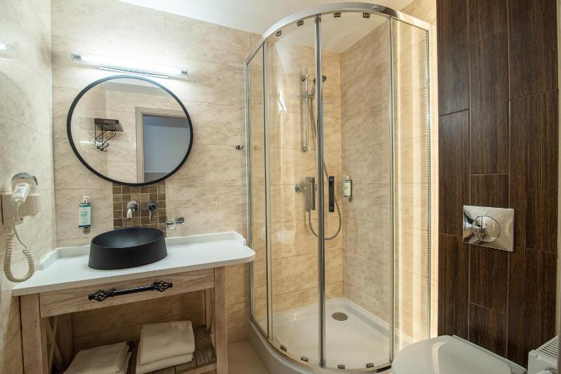 Double or Twin Room image 2