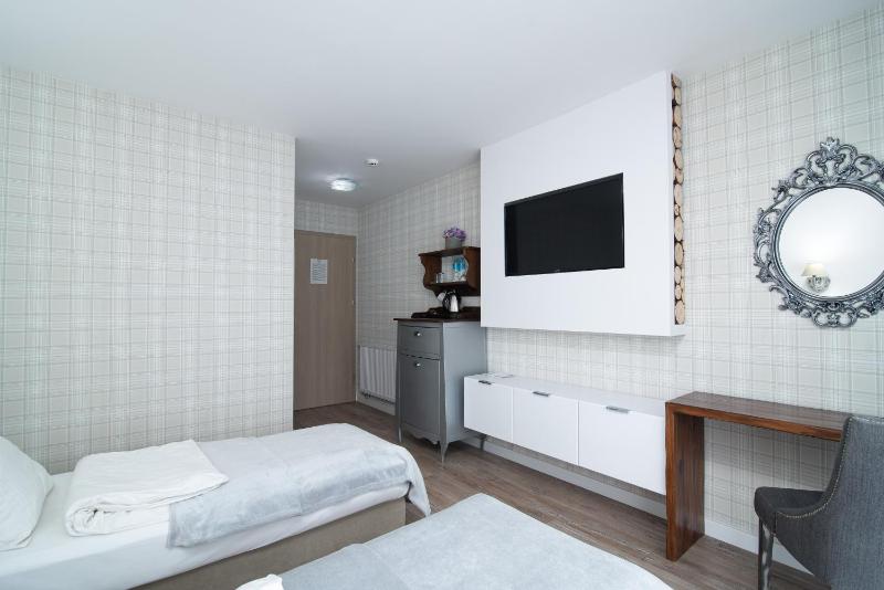 Large Double Room image 4