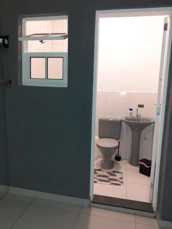 Casa com piscina confortável e ótima localização - image 27