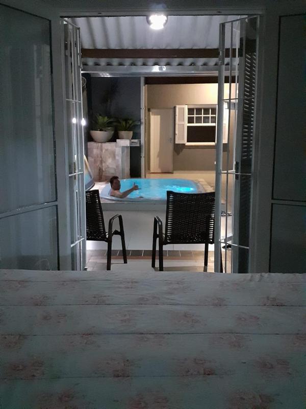Casa com piscina confortável e ótima localização - image 8