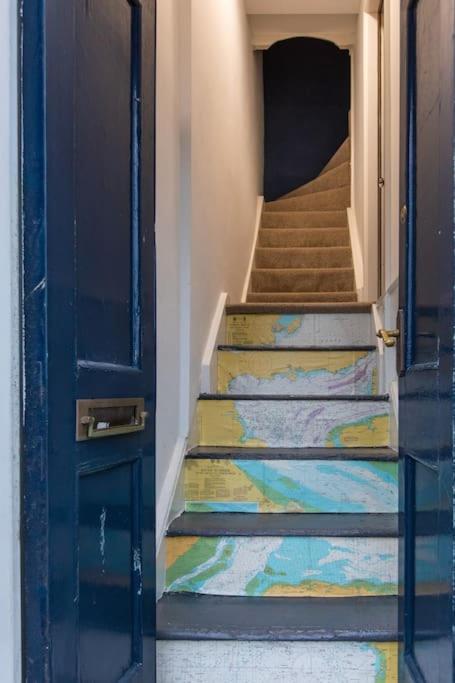 Herring Girl House - Historic seafront property - image 20