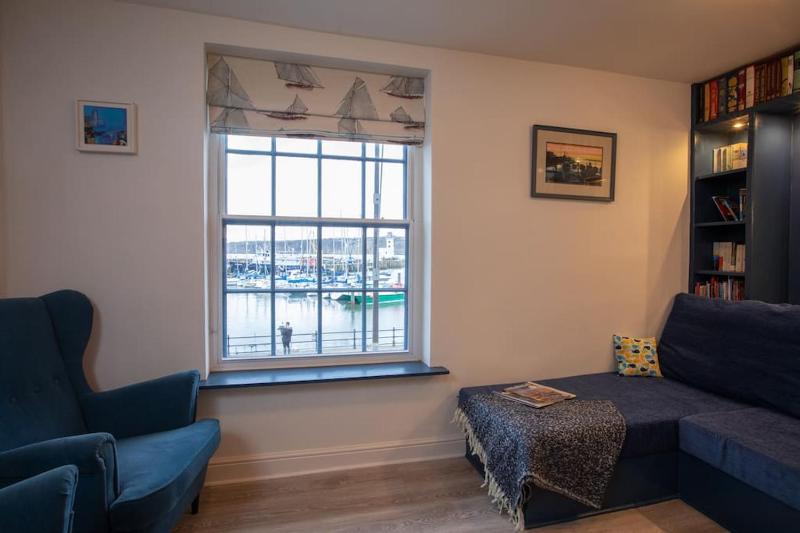 Herring Girl House - Historic seafront property - image 13