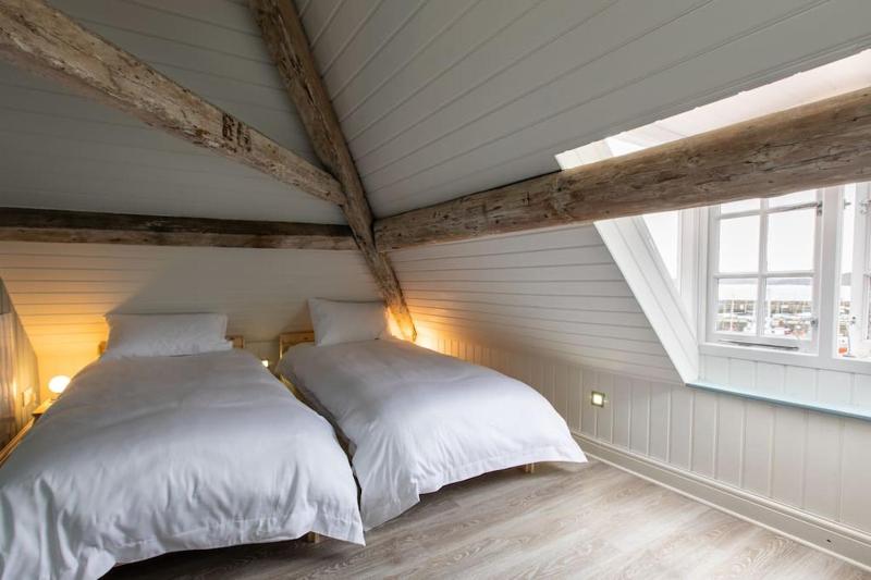 Herring Girl House - Historic seafront property - image 23