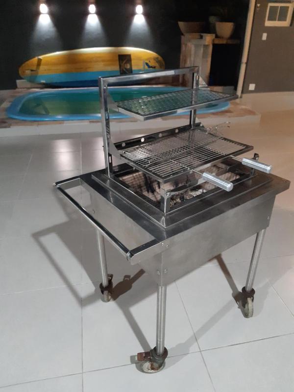 Casa com piscina confortável e ótima localização - image 34