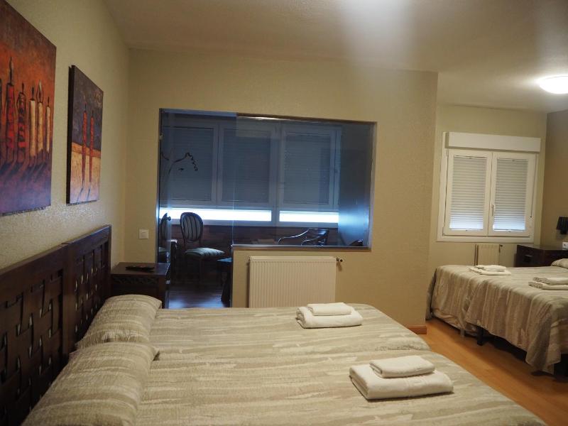 Quadruple Room image 4