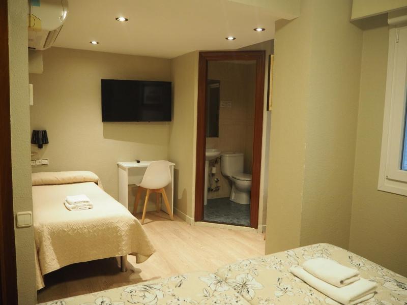 Triple Room image 3
