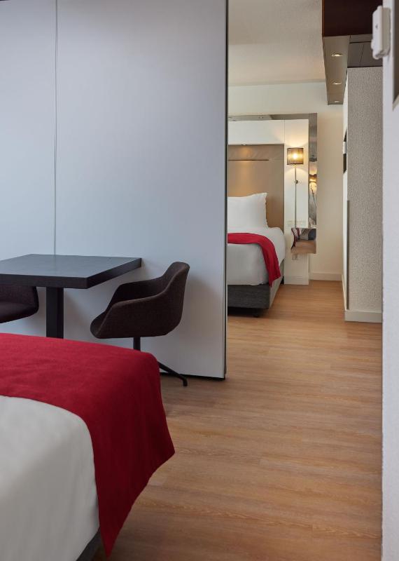 Quadruple Room image 2