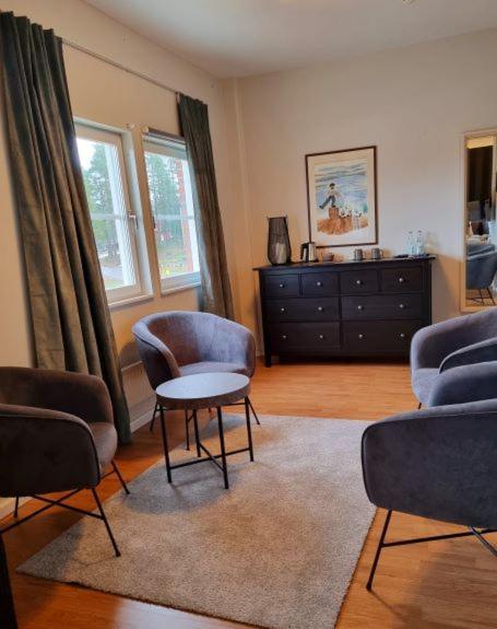 Family Room with Private Bathroom image 3