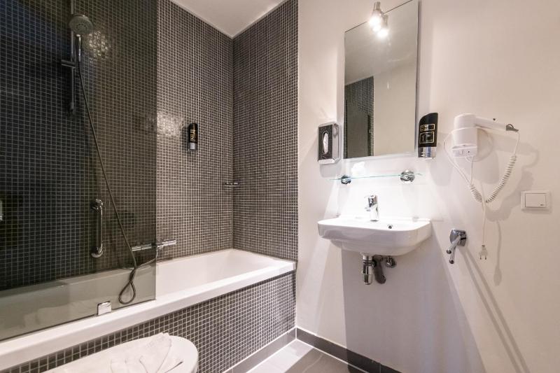 Standard Double Room image 2