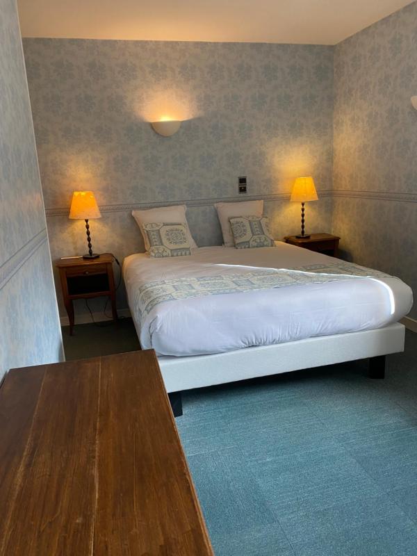 Quadruple Room with Bath image 2