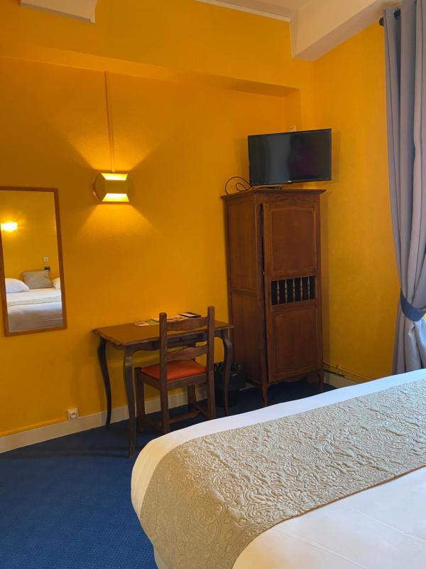 Double Room with Private Bathroom image 4