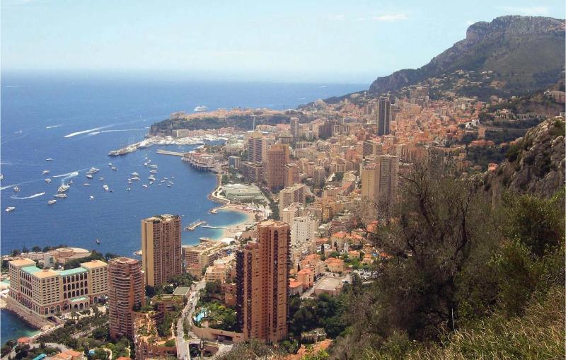 Eight-Bedroom Holiday Home image 2