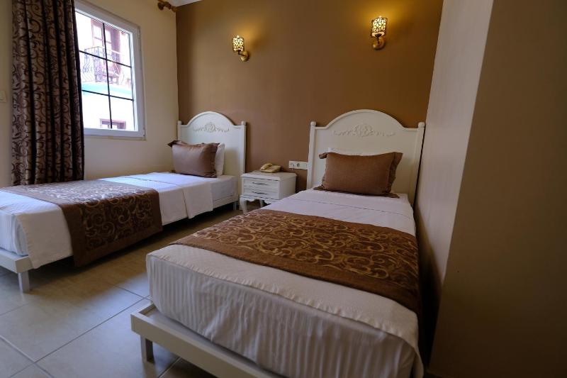 Double Room with Side Sea View image 1