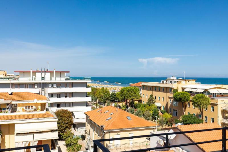 Double Room with Sea View image 3
