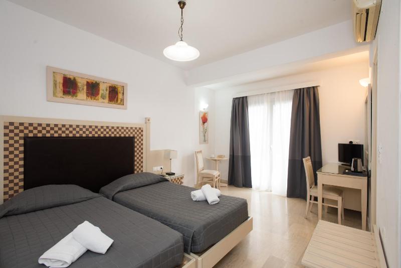 Superior Double or Twin Room with Garden View image 3