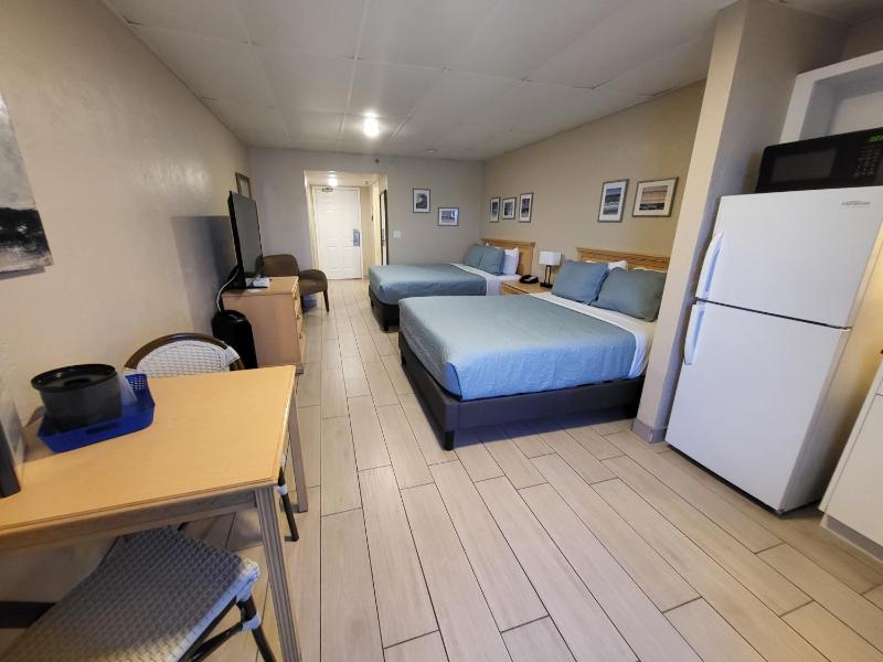 Double Room with Sea View image 4