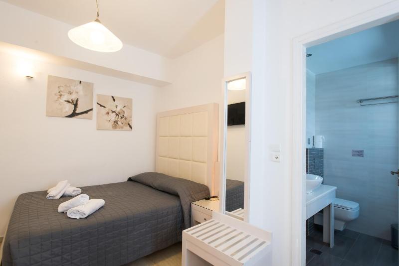 Standard Double Room image 1