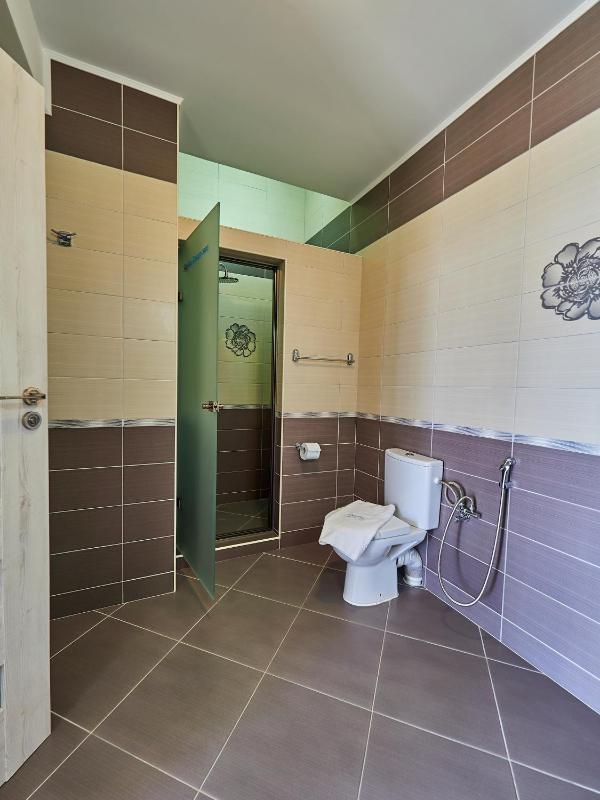 Sky Sea Resort & Villas - image 9