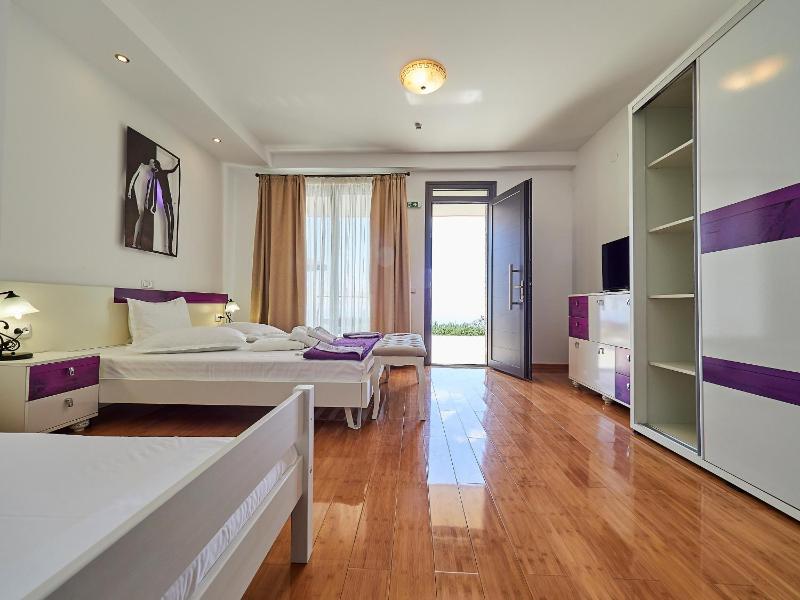 Sky Sea Resort & Villas - image 2