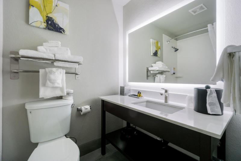 King Room image 2
