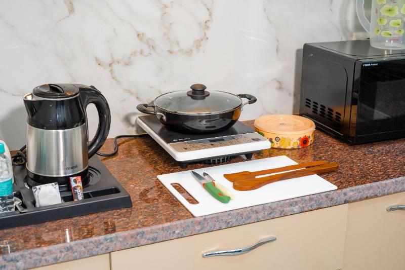 The Lodgers 1 BHK Serviced Apartment Golf Course Road Gurgaon - image 16
